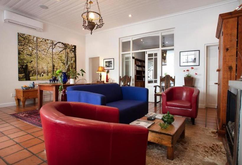 22 Die Laan Guest House