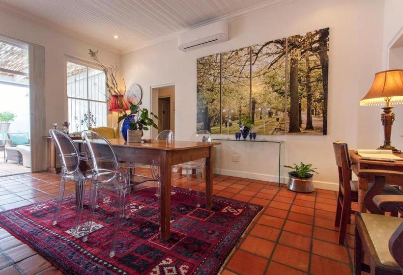 22 Die Laan Guest House