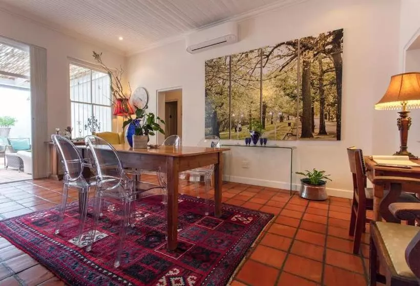 22 Die Laan Guest House