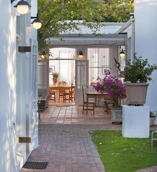 22 Die Laan Guest House