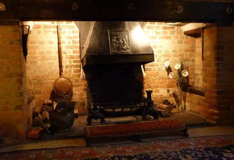 ベッドアンドブレックファースト Tudor Cottage