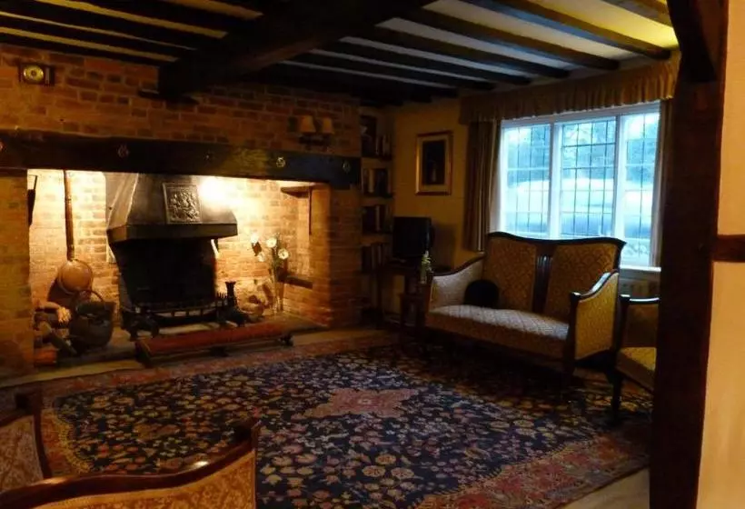 ベッドアンドブレックファースト Tudor Cottage
