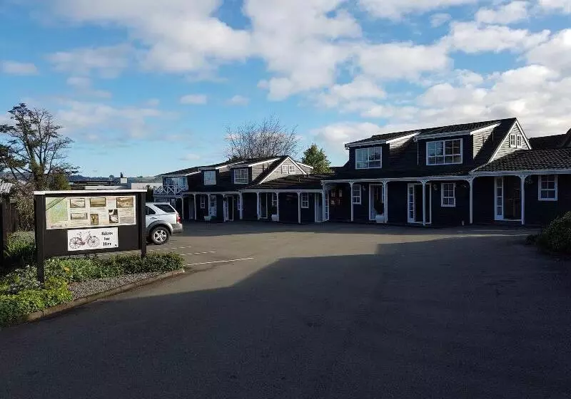 Cottage Mews Motel