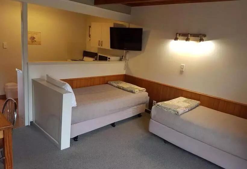 Cottage Mews Motel