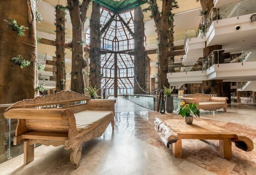 Holiday World Resort