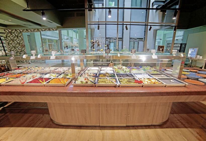 Holiday World Resort