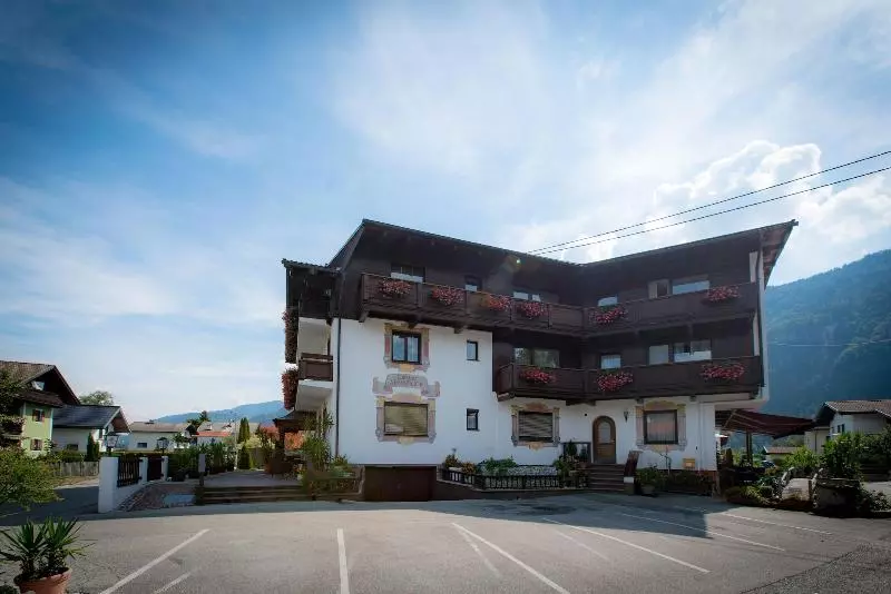 ホテル Gasthof Pension Alpenblick