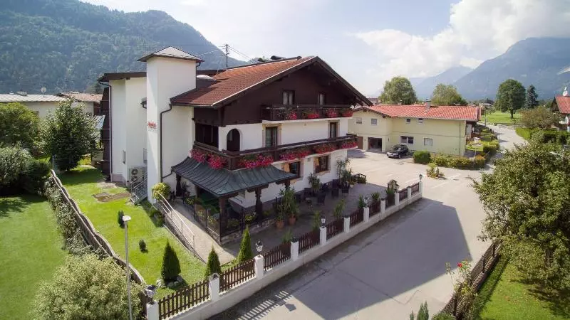 ホテル Gasthof Pension Alpenblick