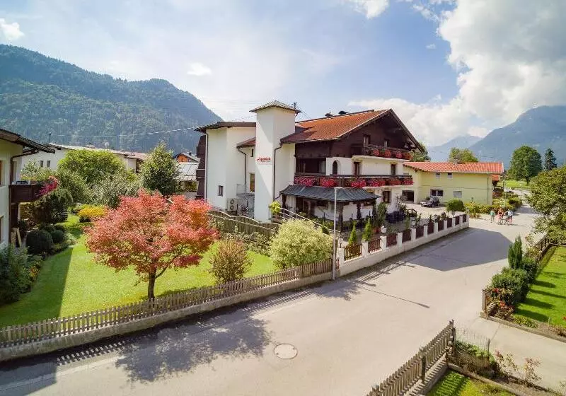 ホテル Gasthof Pension Alpenblick