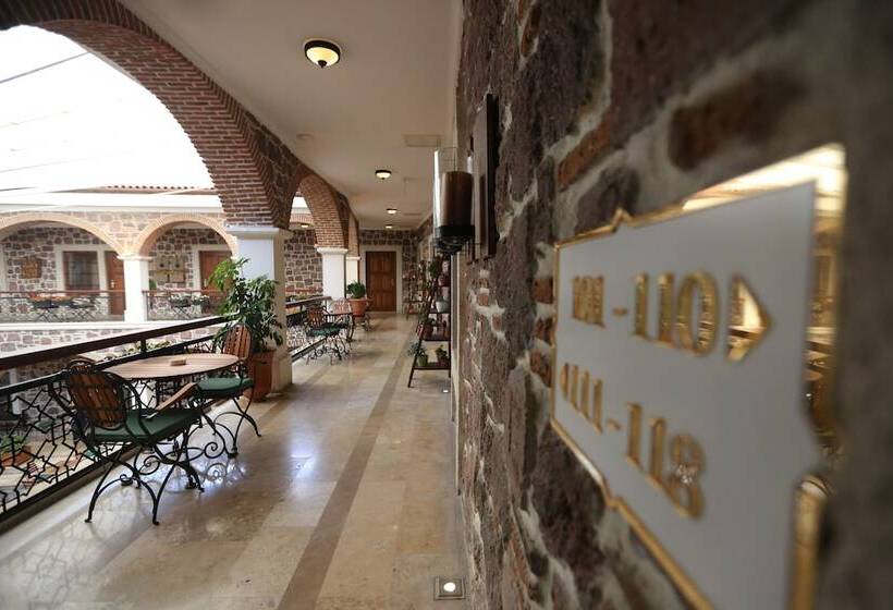 L Agora Old Town Hotel & Bazaar