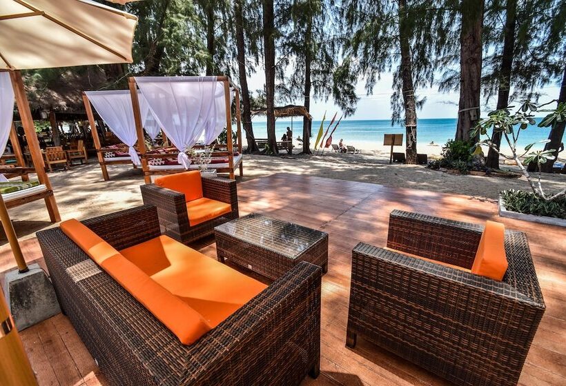 Hotelli Long Beach Chalet   Sha Extra Plus