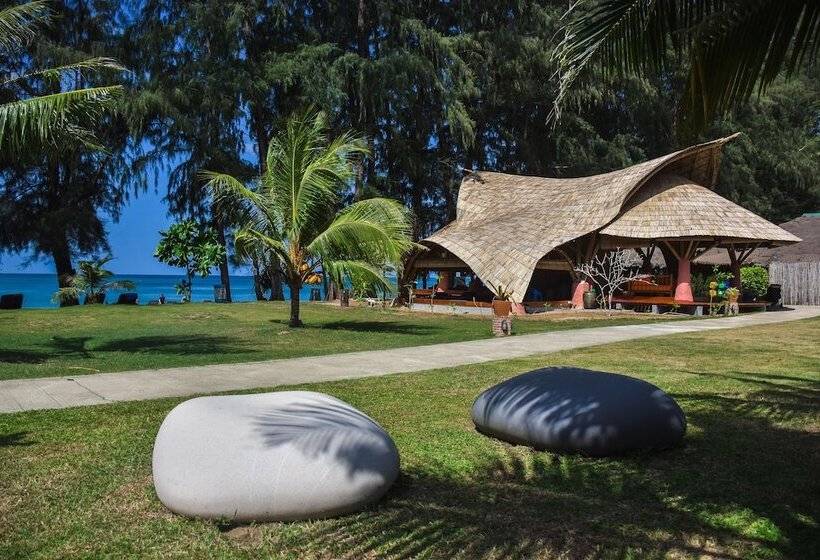 Hotelli Long Beach Chalet   Sha Extra Plus