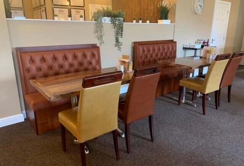 ホテル Silverstone Golf Club &