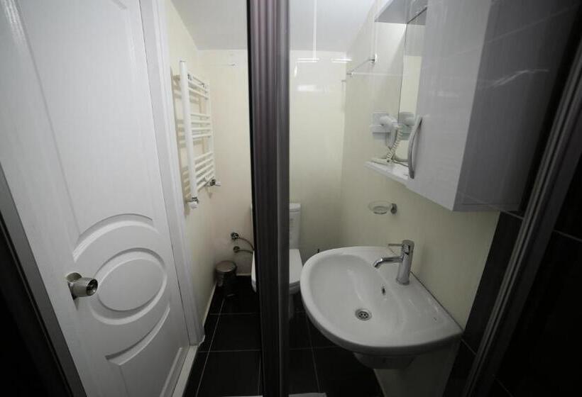 ホテル Taksim Trust