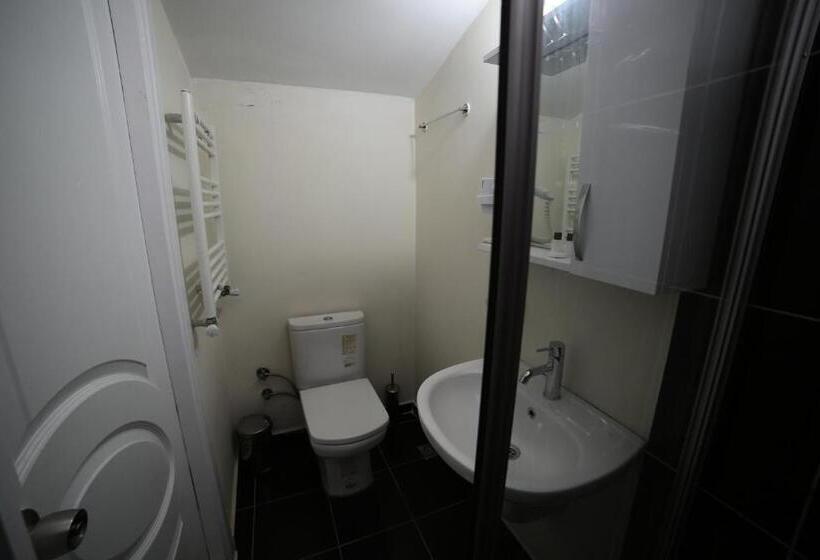 ホテル Taksim Trust