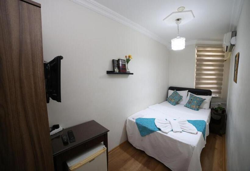 ホテル Taksim Trust