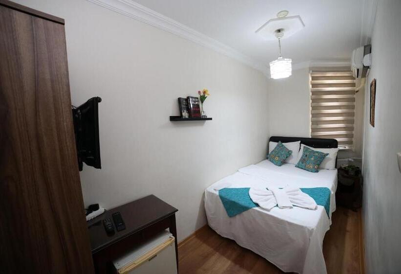 ホテル Taksim Trust