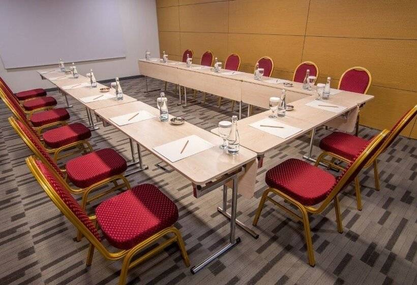 Tav Airport Hotel Izmir