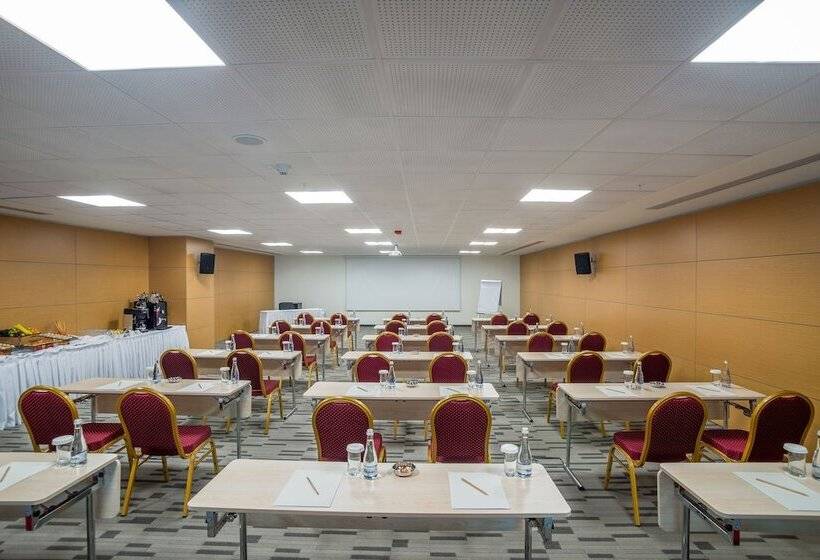 Tav Airport Hotel Izmir