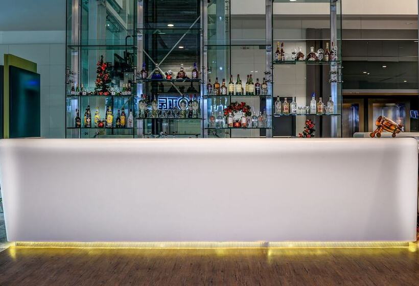 Tav Airport Hotel Izmir