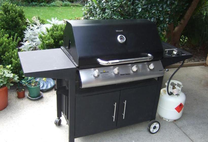 Jade Owl Bed And Breakfast