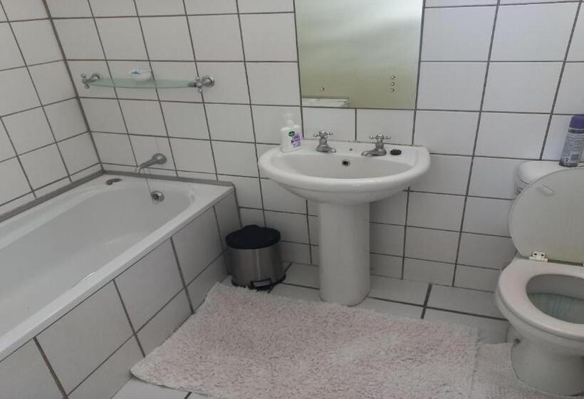 פנסיון Bains House