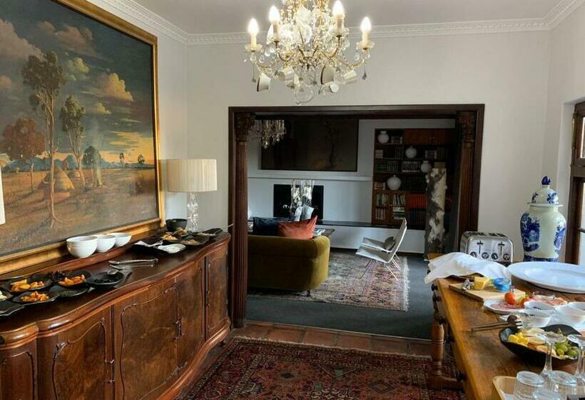 פנסיון Le Must Residence