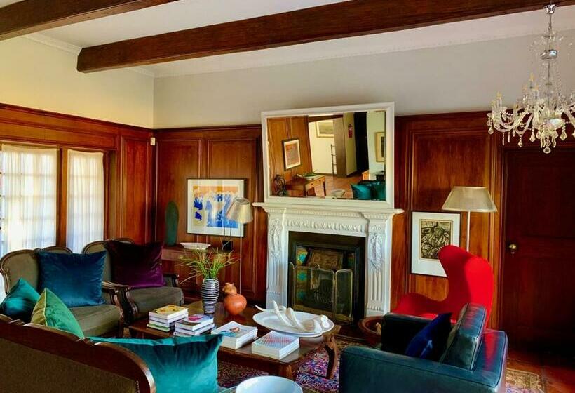 פנסיון Le Must Residence