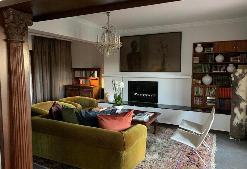 פנסיון Le Must Residence