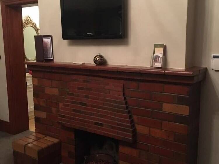 膳宿费 Roosenwijn Guest House