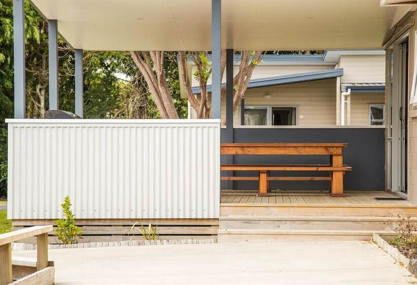 Stratford Motel & Holiday Park