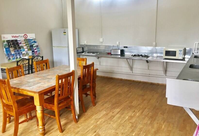 Stratford Motel & Holiday Park