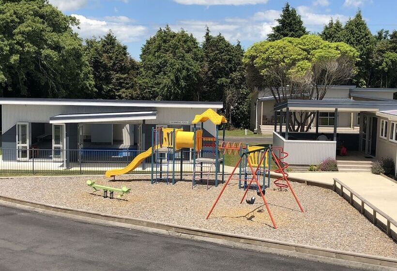 Stratford Motel & Holiday Park