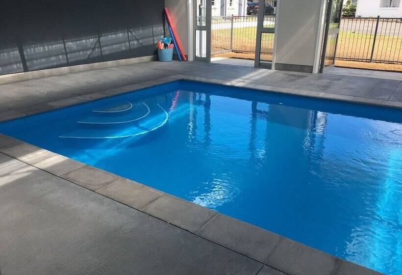 Stratford Motel & Holiday Park