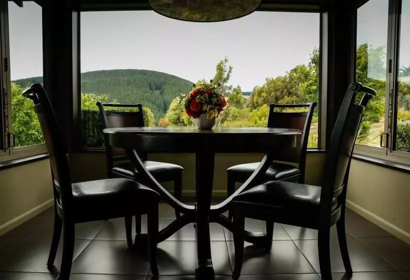 Waipuna Estate