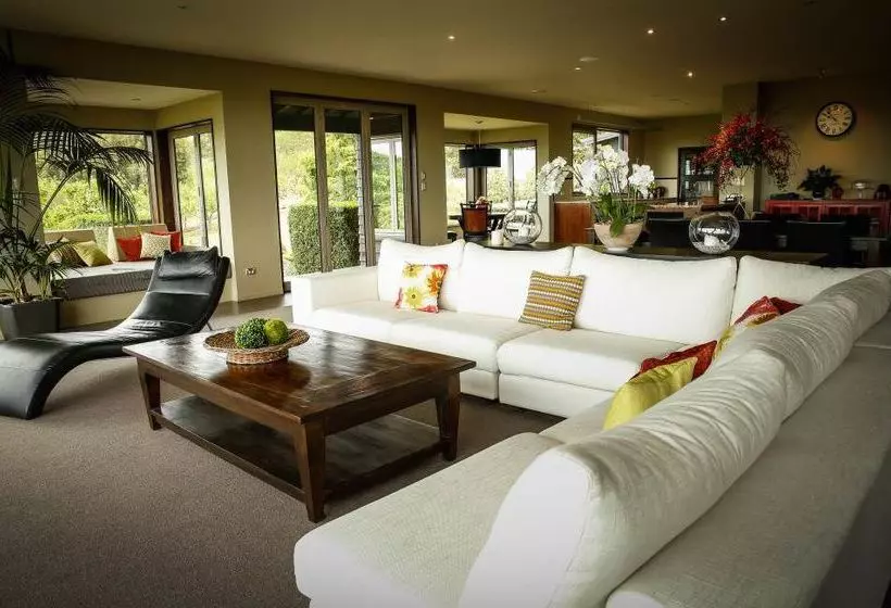 Waipuna Estate
