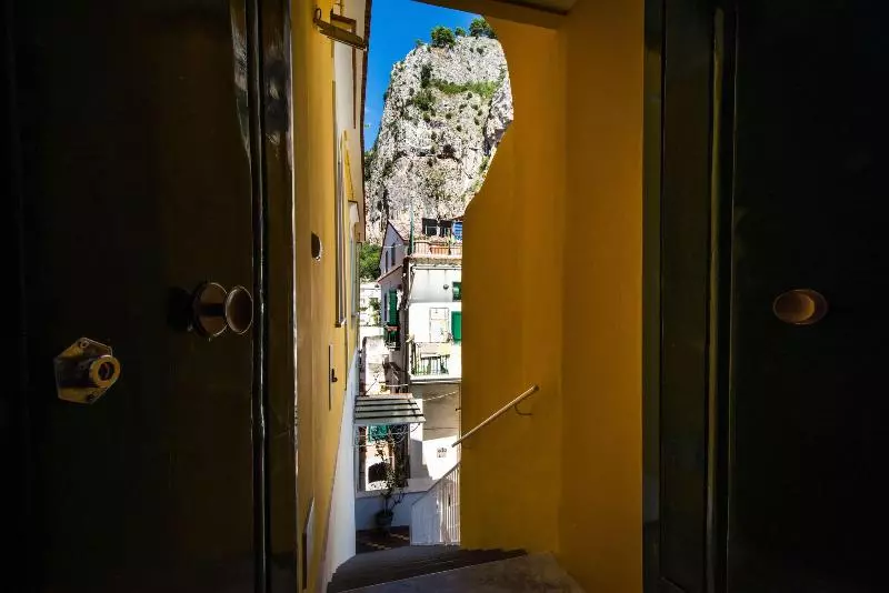 تختخواب و صبحانه Amalfi Luxury House