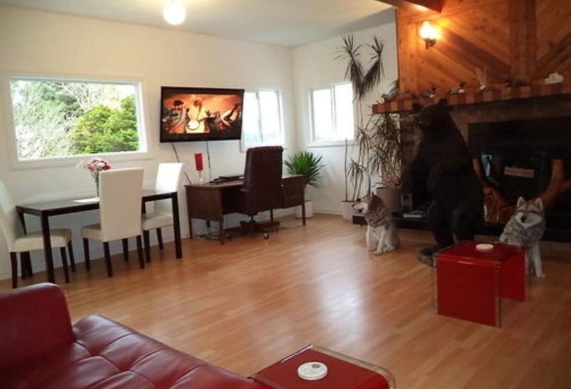 تختخواب و صبحانه Enchanted Rainforest Guesthouse