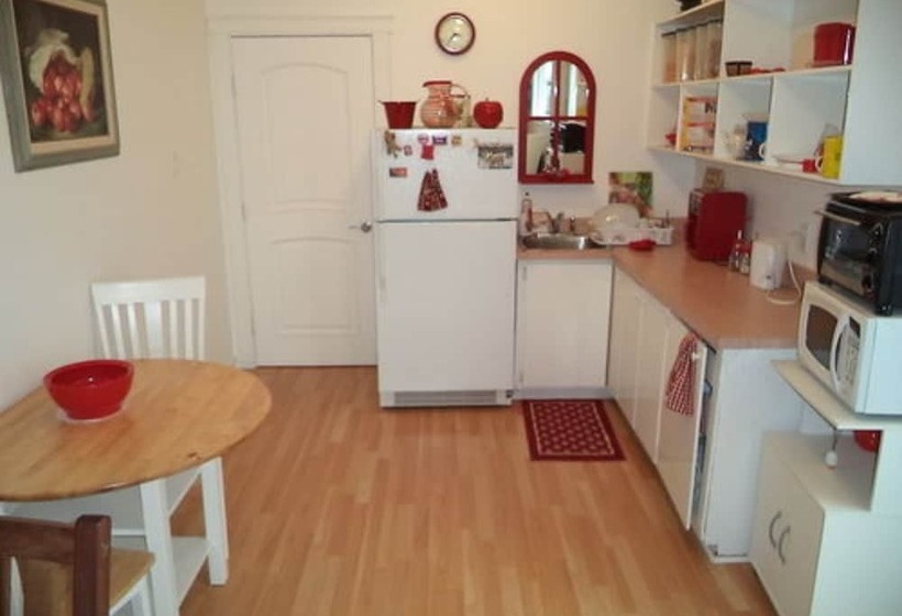 تختخواب و صبحانه Enchanted Rainforest Guesthouse