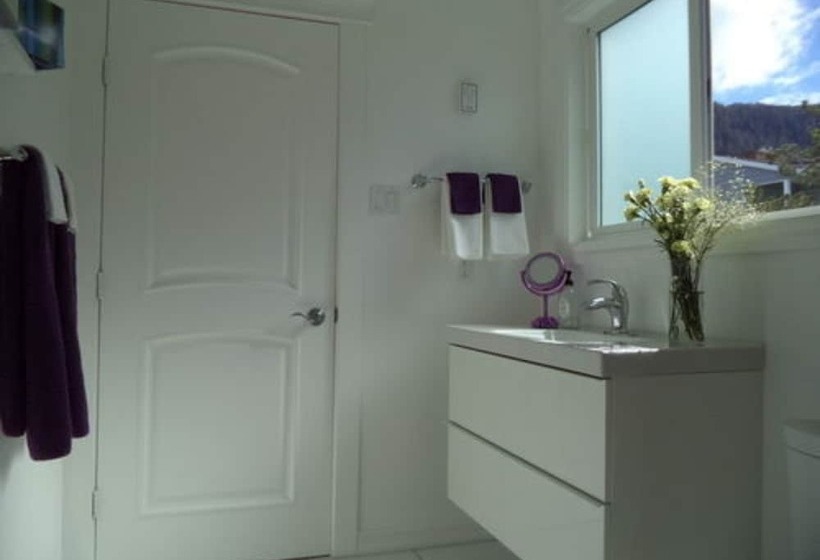 تختخواب و صبحانه Enchanted Rainforest Guesthouse