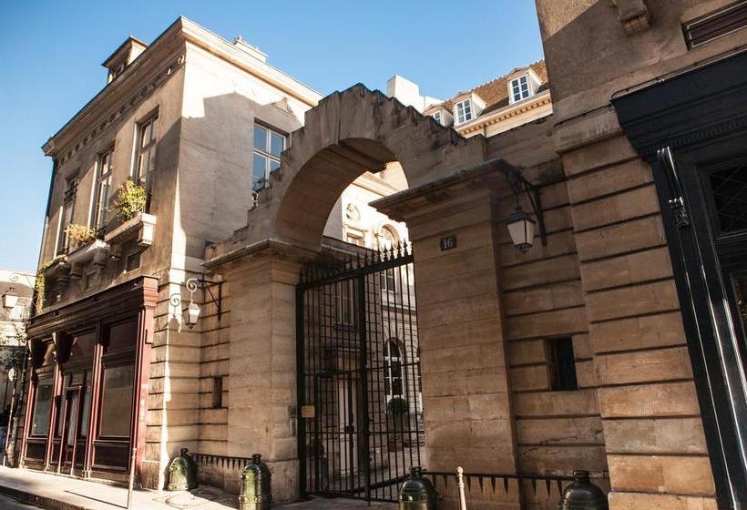 Assia & Nathalie   Luxury B&b Marais