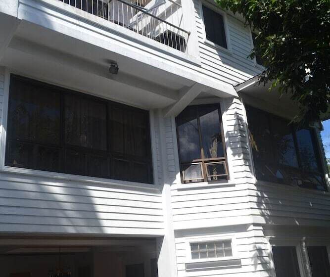 Chateau Beatrice Bed & Breakfast