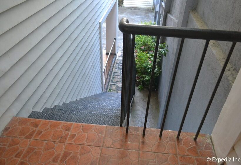 Chateau Beatrice Bed & Breakfast