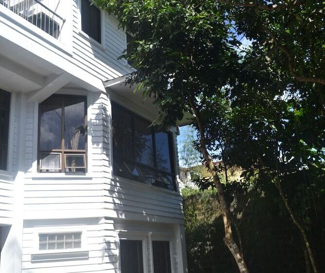 Chateau Beatrice Bed & Breakfast