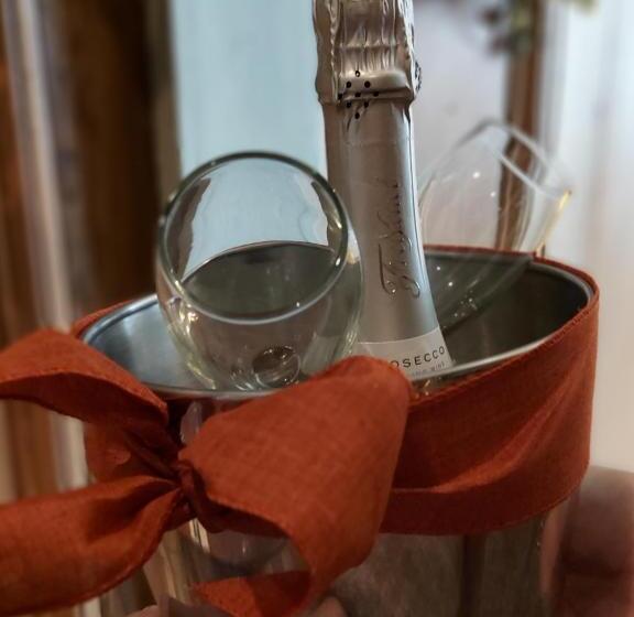 בית מלון כפרי Anzac Street B+bistro