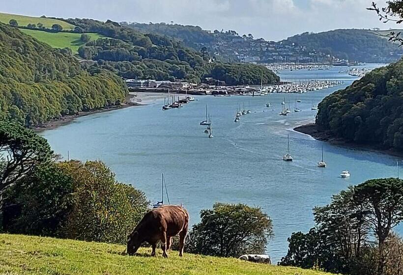 בית מלון כפרי Anzac Street B+bistro