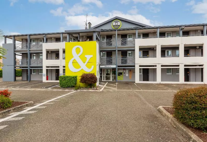 B&b Hotel Chartres Le Forum