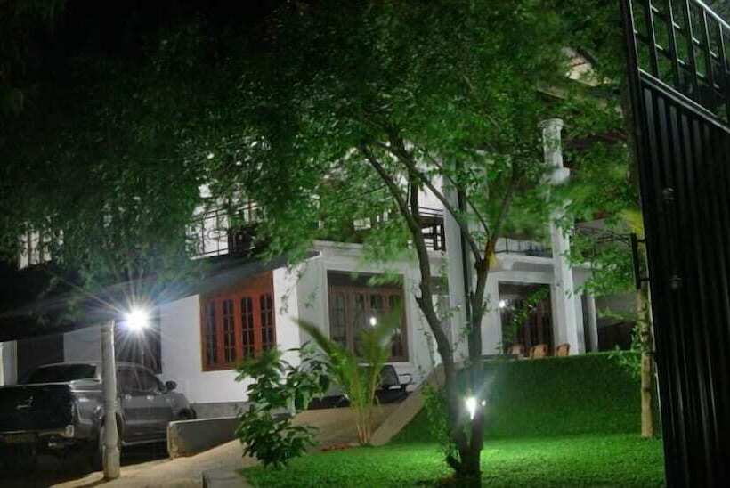 New Hotel Elephant Park