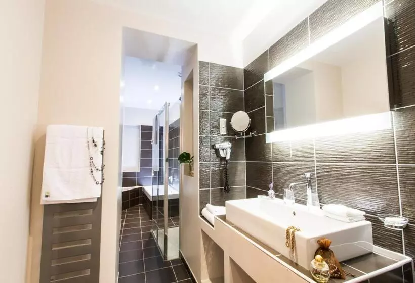 ホテル Hôtel Spa Marotte