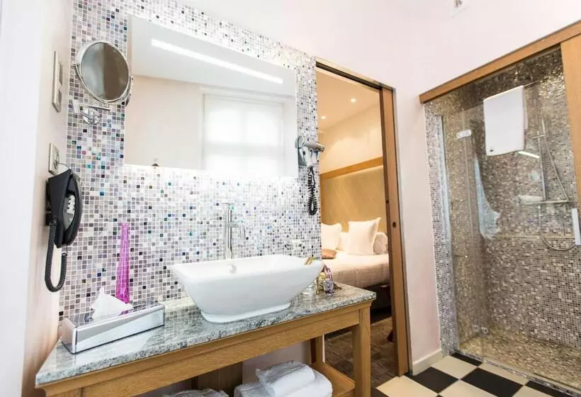 ホテル Hôtel Spa Marotte